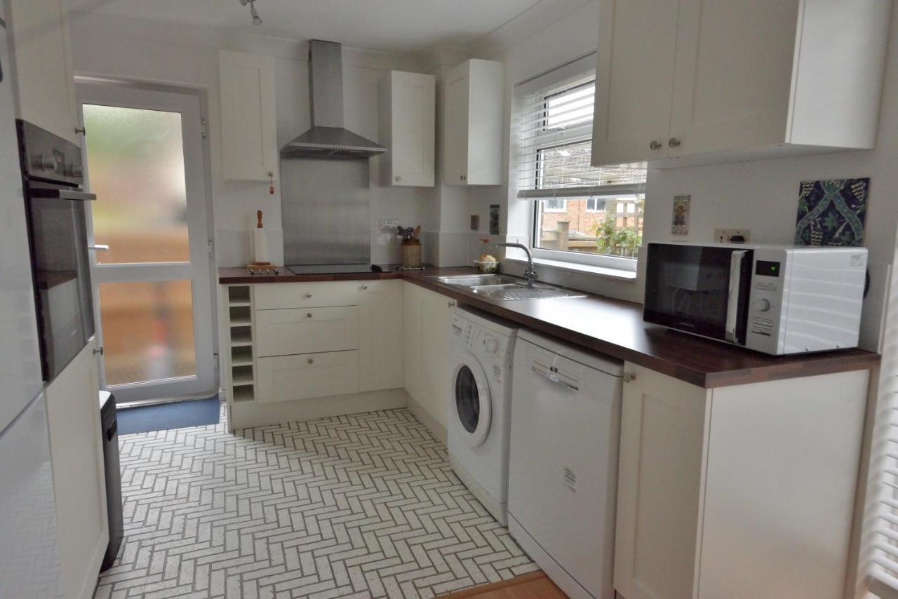 Cosy House, A Train Spotter'S Delight! Villa New Alresford Bagian luar foto