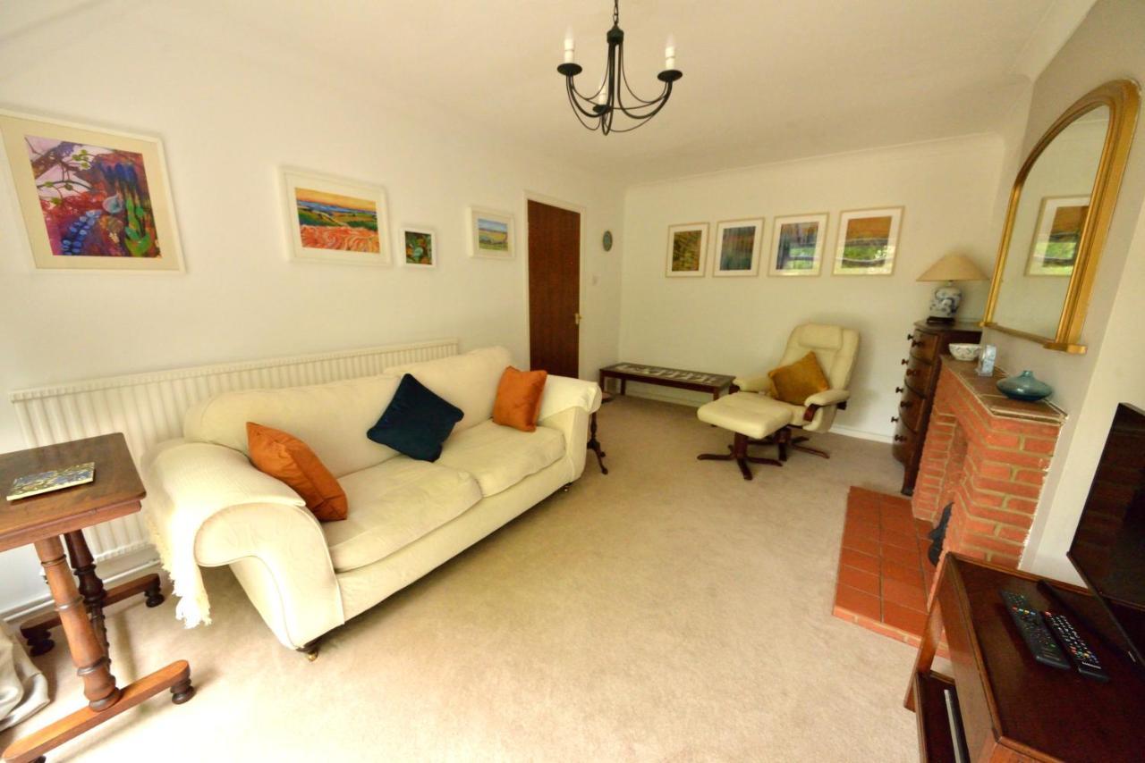Cosy House, A Train Spotter'S Delight! Villa New Alresford Bagian luar foto