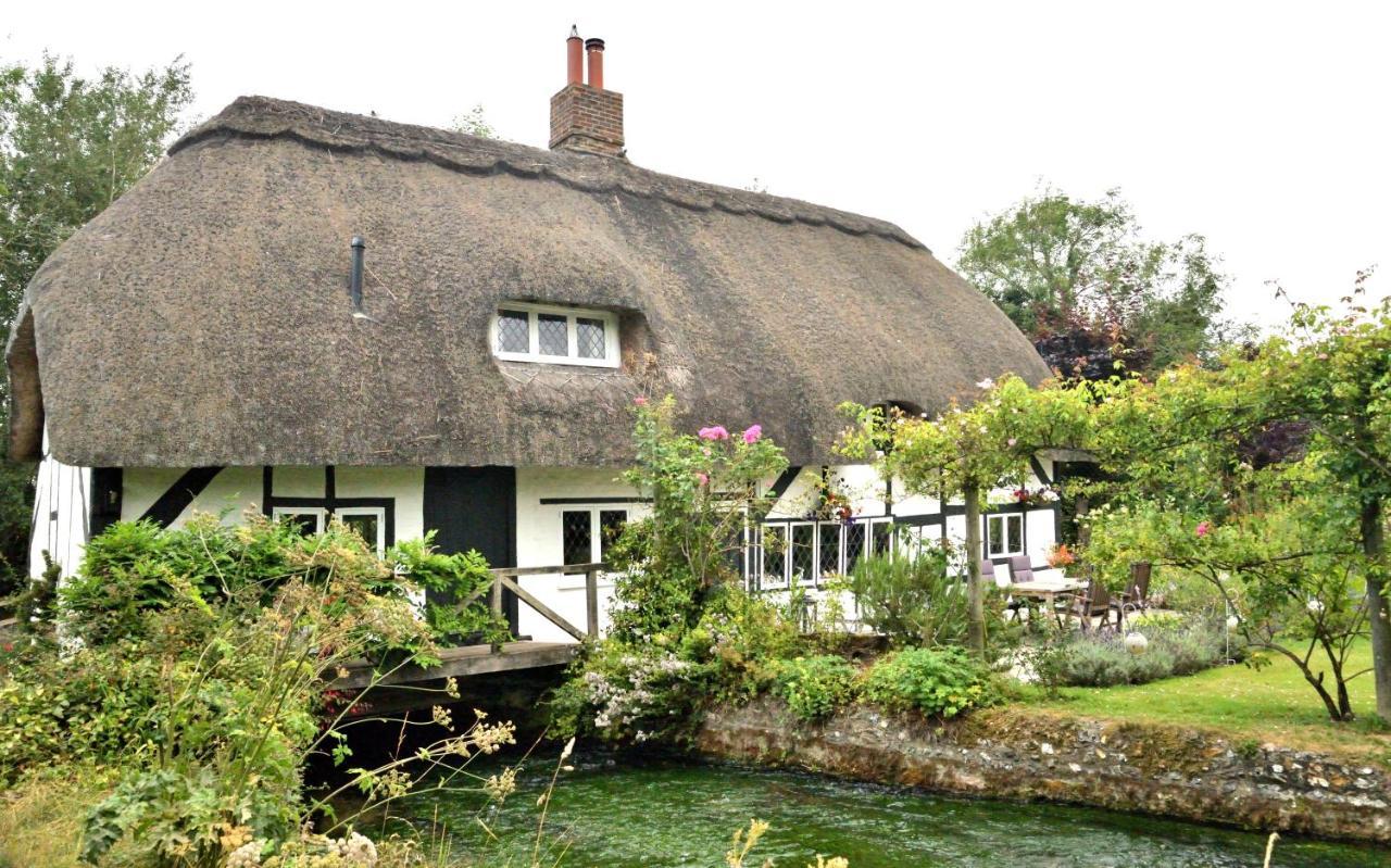 Cosy House, A Train Spotter'S Delight! Villa New Alresford Bagian luar foto